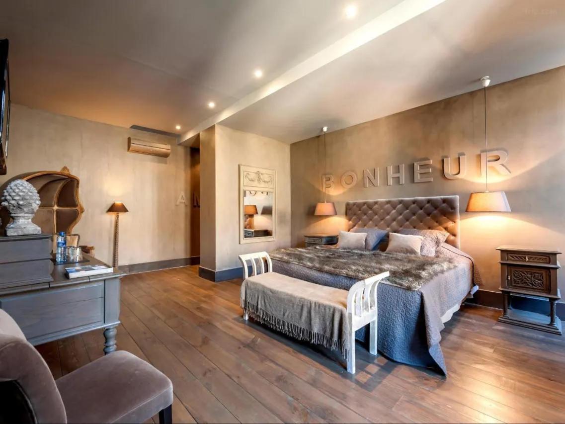 Les Jardins De La Tour Hotel ชาตีลง-ซูร์-ชาลาโรนน์ ภายนอก รูปภาพ